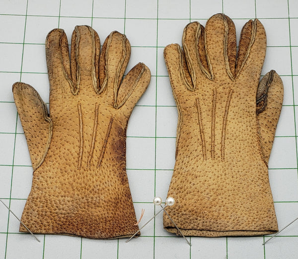 Child's leather gloves • c. 1930s