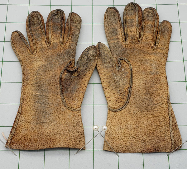 Child's leather gloves • c. 1930s