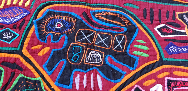 South American mola • vintage? • 16" × 10"