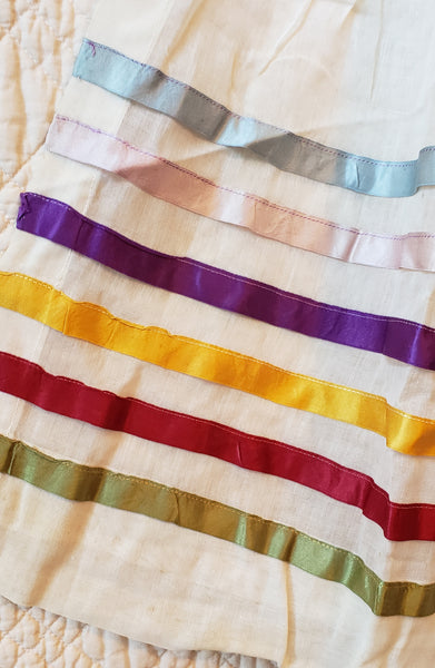 Vintage child's apron • c. Mid-century