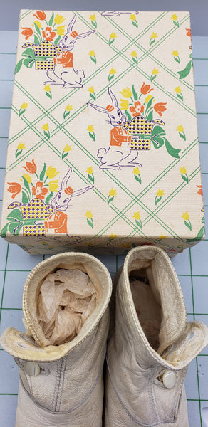 Antique baby's button up shoes • c. 1880s - 1920s