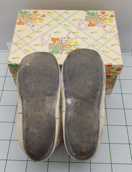 Antique baby's button up shoes • c. 1880s - 1920s