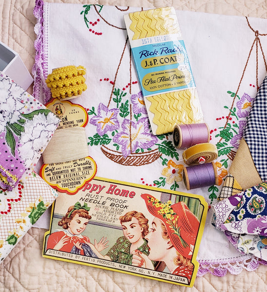 >:-:< DAPHNE >:-:< Vintage Treasure Box