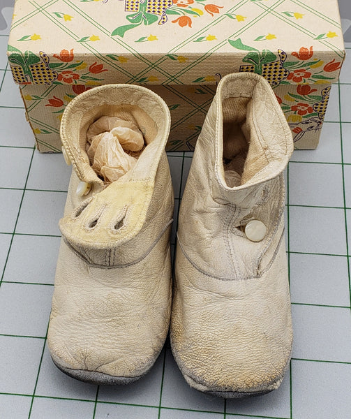 Antique baby's button up shoes • c. 1880s - 1920s